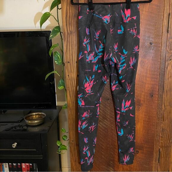 Adidas Women's Leggings Size Small Retro Tech Printed Neon Activewear Workout - Picture 4 of 7